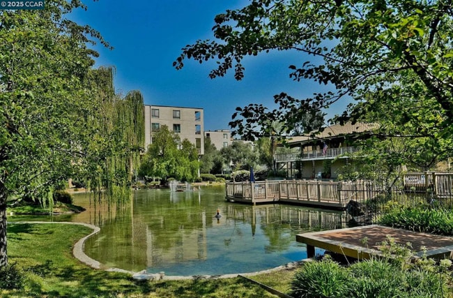 Photo - 202 N Civic Dr House