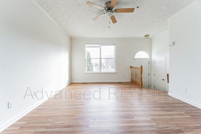 Photo - 1404 Roman Ridge Way