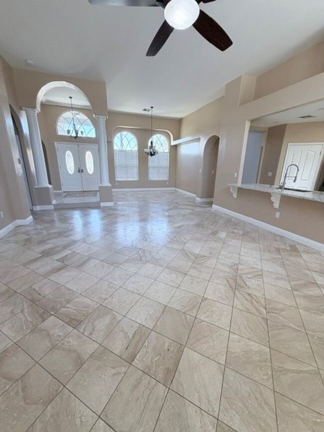 5009 Glacier Canyon Ct