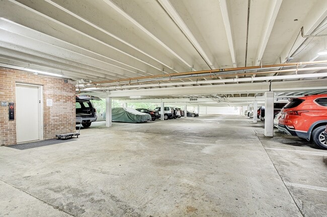 Building Photo - 6595 Bayou Glen Rd Unit C Rental