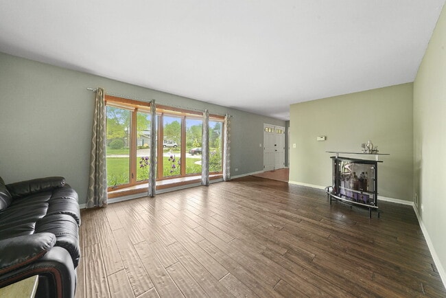 Photo - Peaceful Cul-de-Sac Living in Libertyville