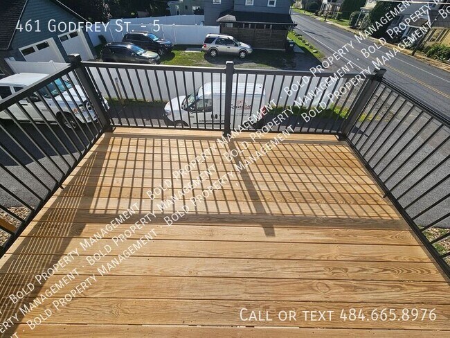 Photo - 461 Godfrey St Unit 5
