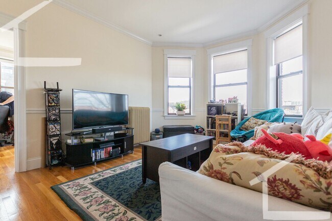 Photo - 1322 Commonwealth Ave