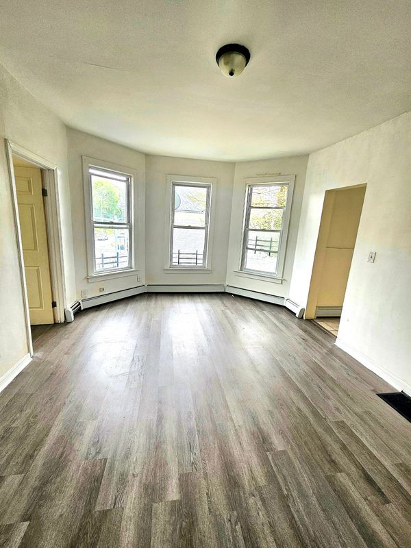 Photo - 141 Crown St Unit #2