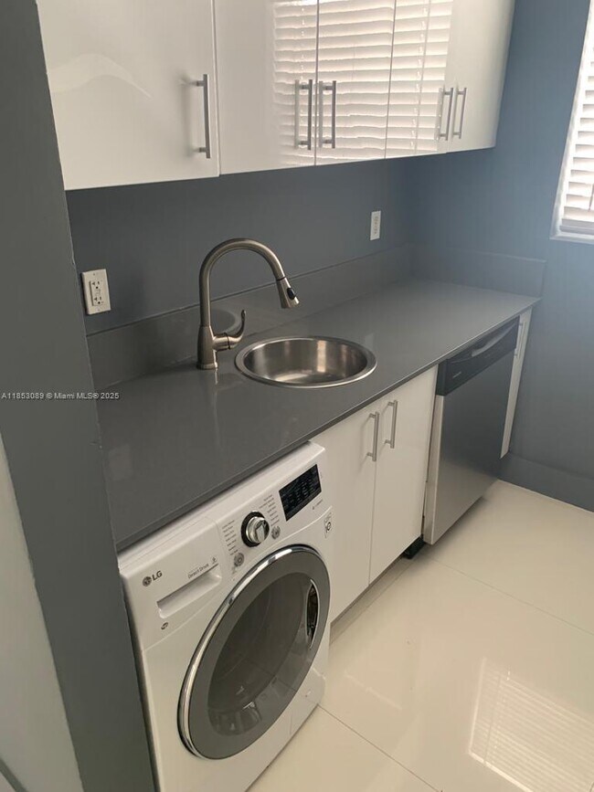 Photo - 1604 Drexel Ave Unit 208