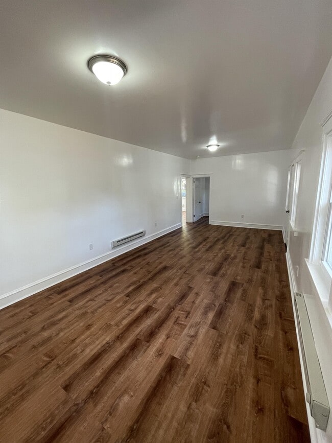 595 N Broadway