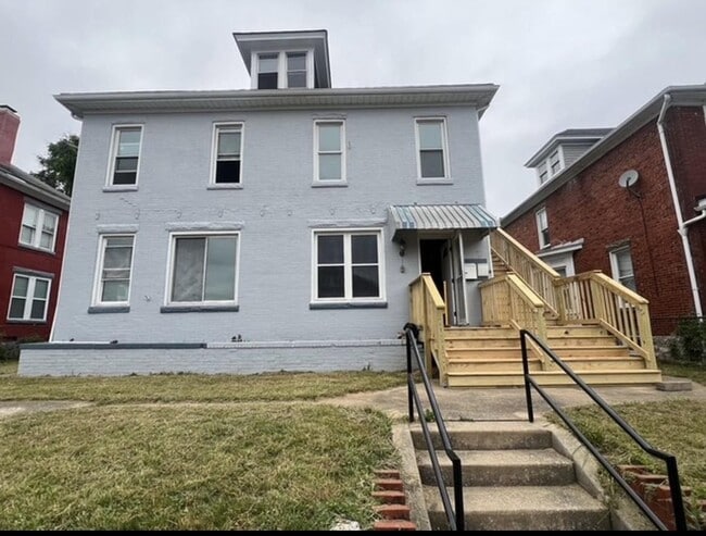 Building Photo - 809 Mulberry Ave