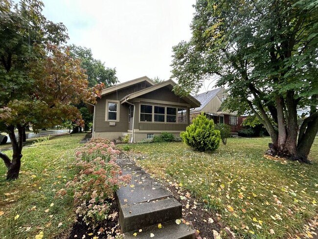 Building Photo - 2700 Springmont Ave Rental