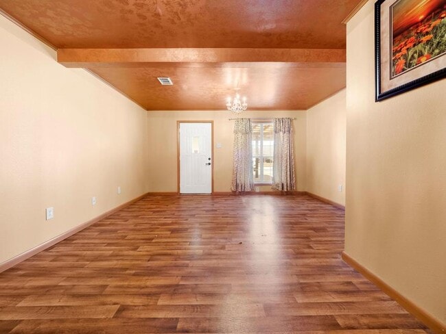 Photo - 503 N 1st St