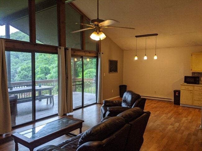 Photo - 1129 Wake Robin Dr Apartment