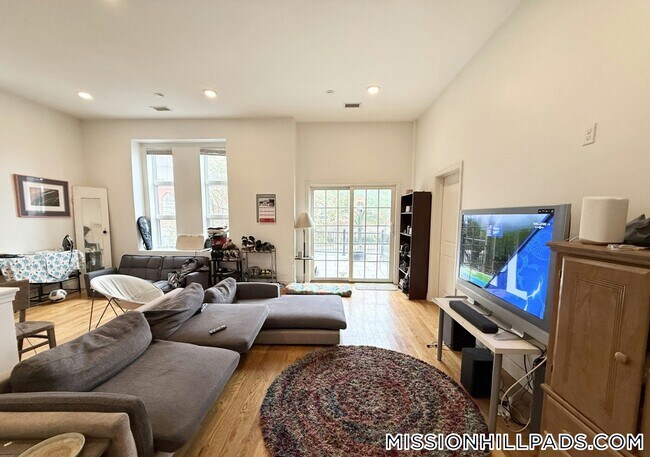 Photo - 409 Dudley St Unit 2