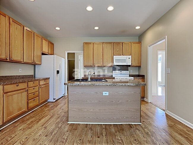 Photo - 517 Pritchards Point Dr