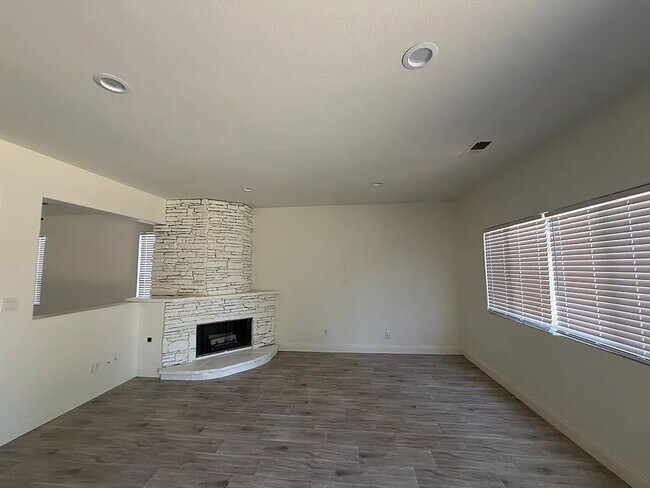 Photo - "Charming 3-Bed Oasis with Cozy Fireplace on Lighthouse Dr, Bakersfield!"