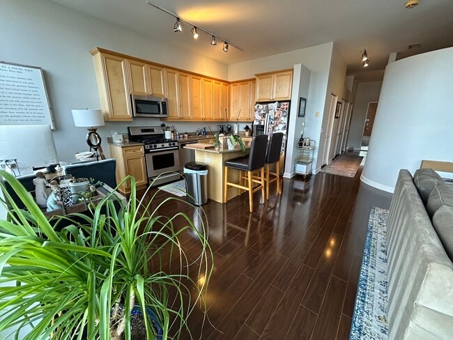Photo - 15 S Throop St Unit 506