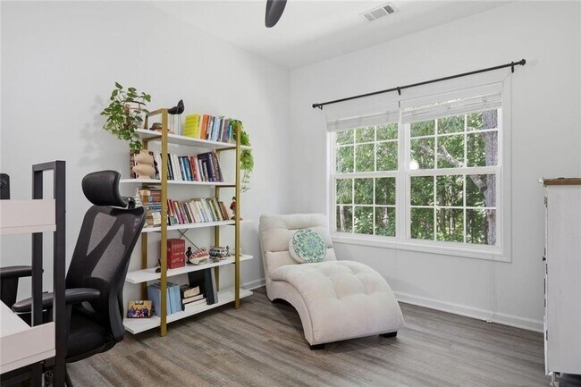 Photo - 2540 Lansing Ln