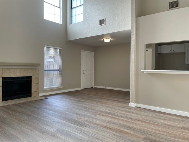 Main Living Area - 1261 W Hudgins St Casa Adosada
