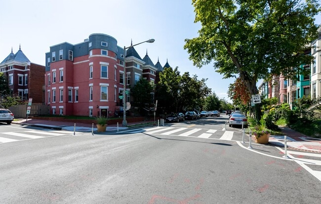 Photo - 1819 1st St NW