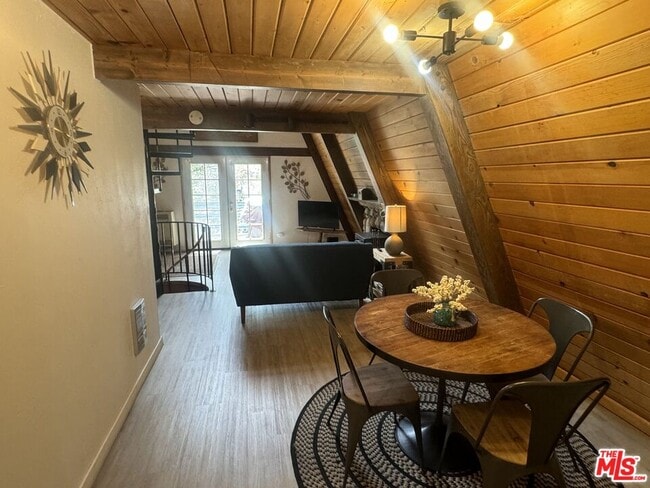Photo - 1295 Balsam Dr
