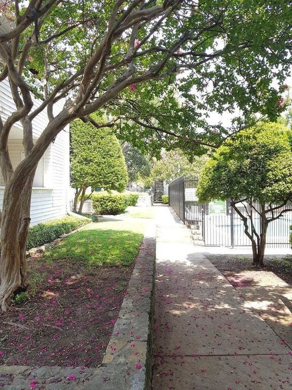 Photo - 7431 Holly Hill Dr