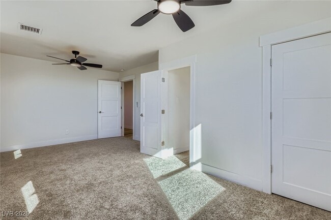 Building Photo - 663 D
