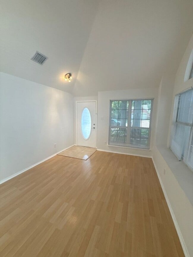 Photo - 1652 Prescott Cir