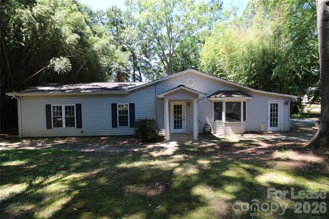 Photo - 4589 Giles Ave