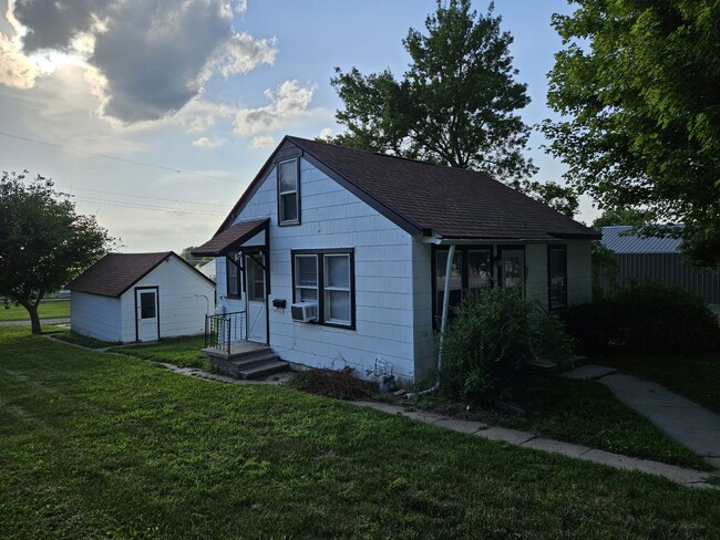 Photo - 521 Main St
