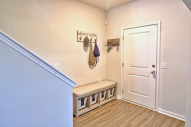 Photo - 147 Enclave Wy