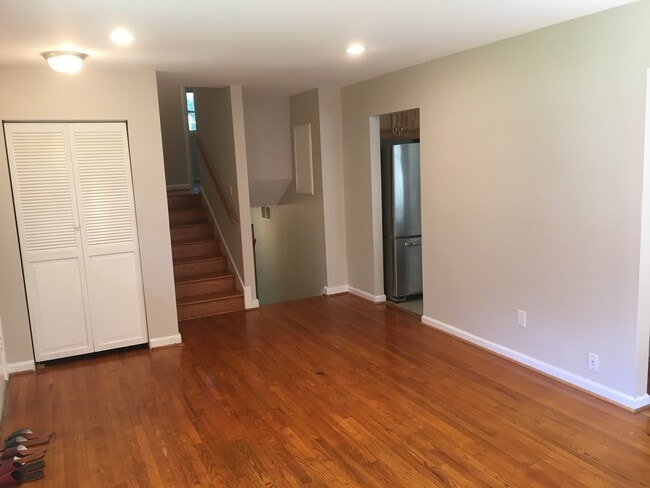 Photo - 1115 Westbriar Ct NE