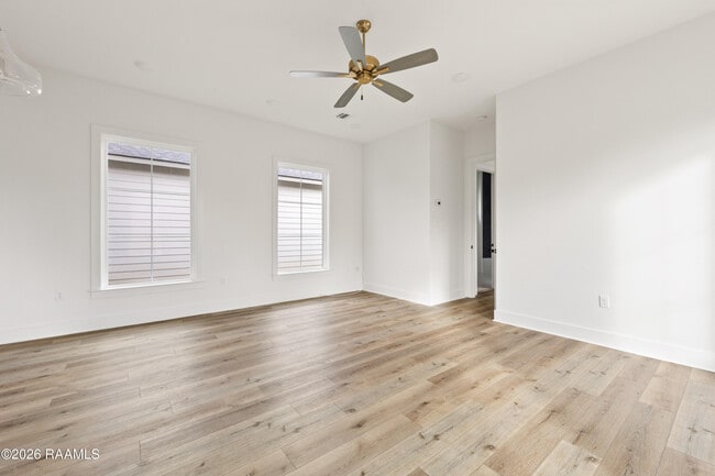 Photo - 121 Mayberry Grv St