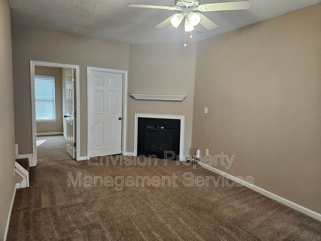 Photo - 2318 Hackamore Dr