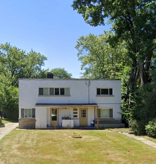 Building Photo - 120 36th St NE Unit 1