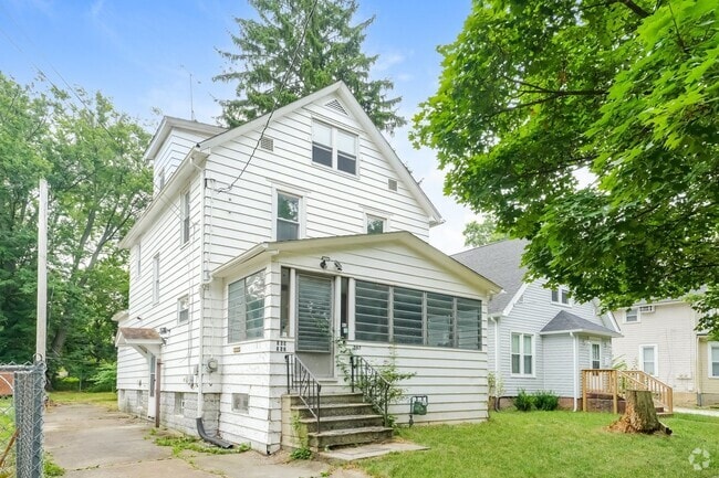 Building Photo - Charming 4BR House in Akron