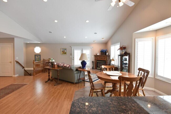 Photo - 1577 Mountain Rose Dr