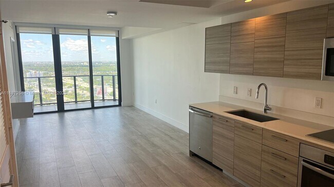 Photo - 121 NE 34th St Unit 2910