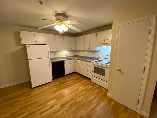 Photo - 29 Capron Rd Unit 85