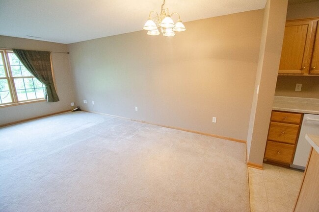 Photo - Townhome in Quiet NW Rochester Neighborhood!