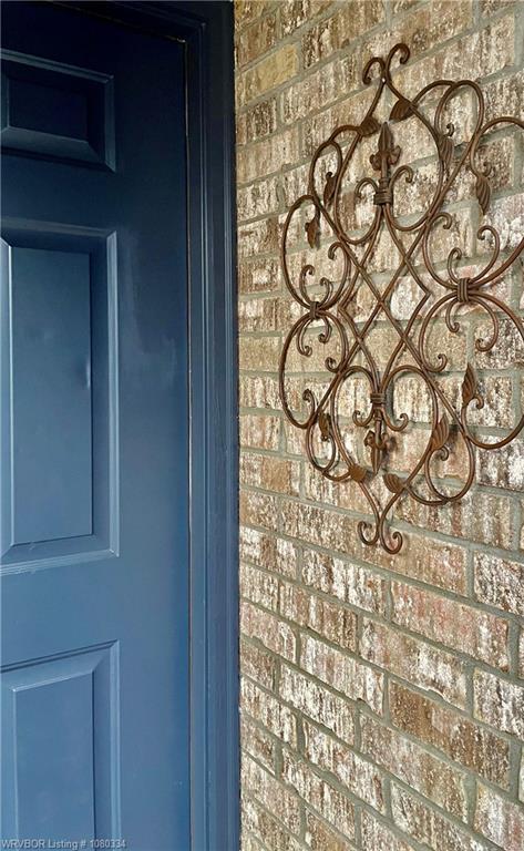 Photo - 2881 Oakview Rd