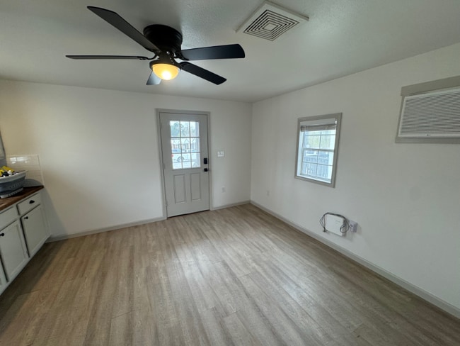 Photo - 210 H Pickens Rd