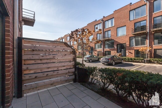 Photo - 932 W Grace St Unit 202 G