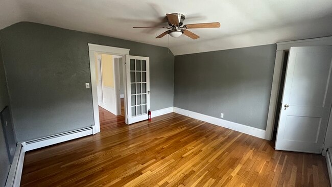 Living Room - 434 Sharon St Unit 2