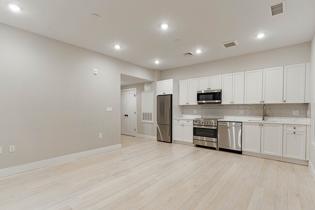 Building Photo - 194 Green St Unit 304 Rental