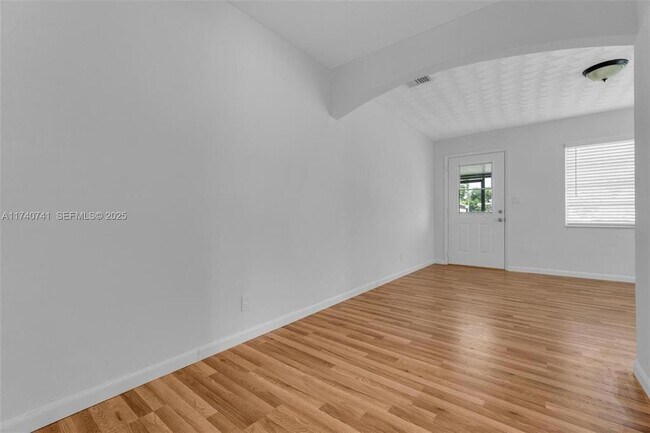 Photo - 6340 Dawson St Unidad 2