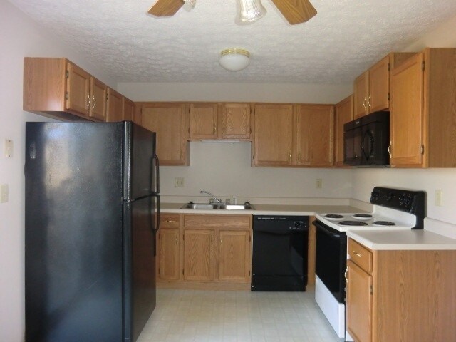 Photo - 233 Sandridge Dr