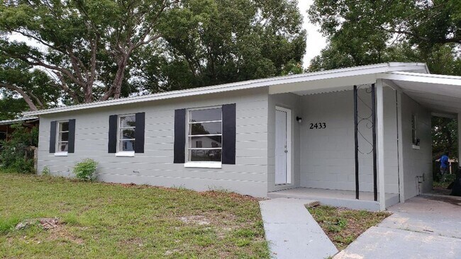 Building Photo - 3 Bed 1 Bath Home | Pet Friendly | Washer ...