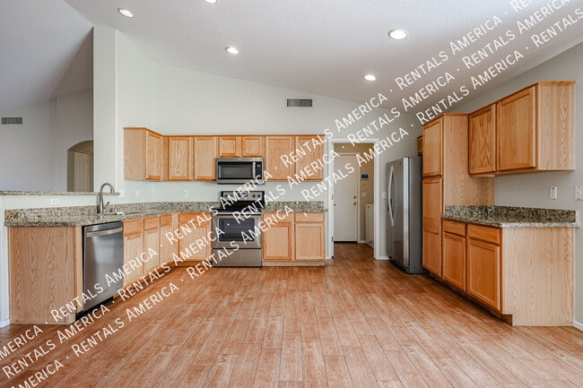 Photo - 658 S 110th Pl