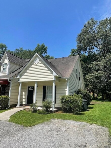 383 Springview Ln