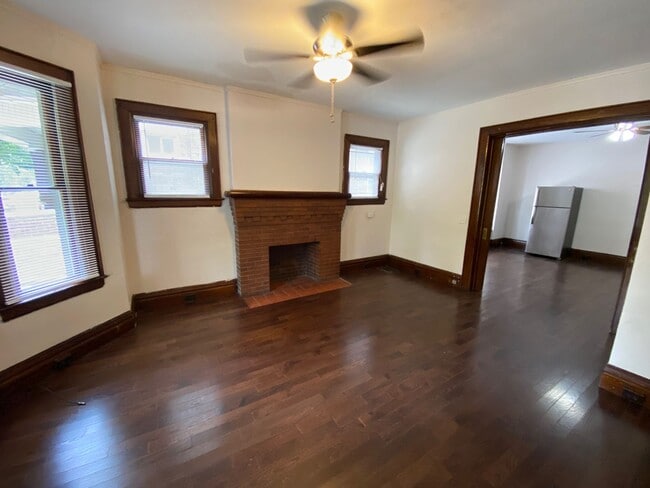1932-1934-1934 Summit St Unit 1934
