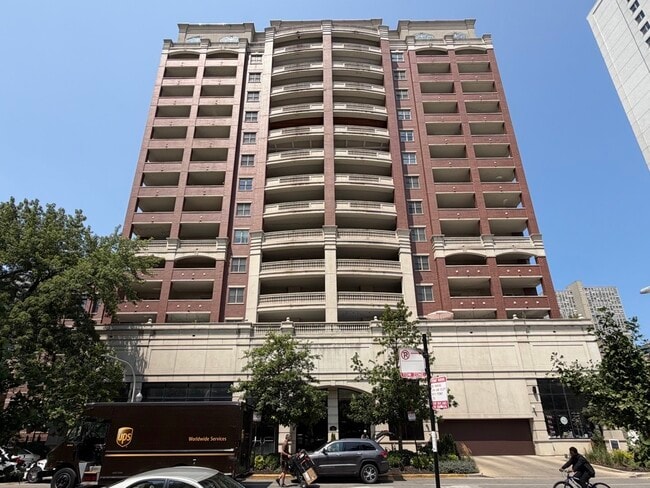Photo - 828 W Grace St Unit 804