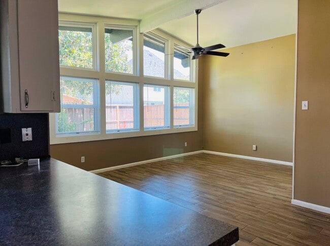 Photo - 4731 Merwin St